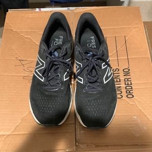 Black New Balance 880 v11